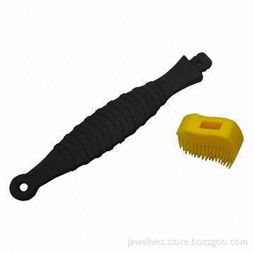 Cleaning brushes for picnic supplies